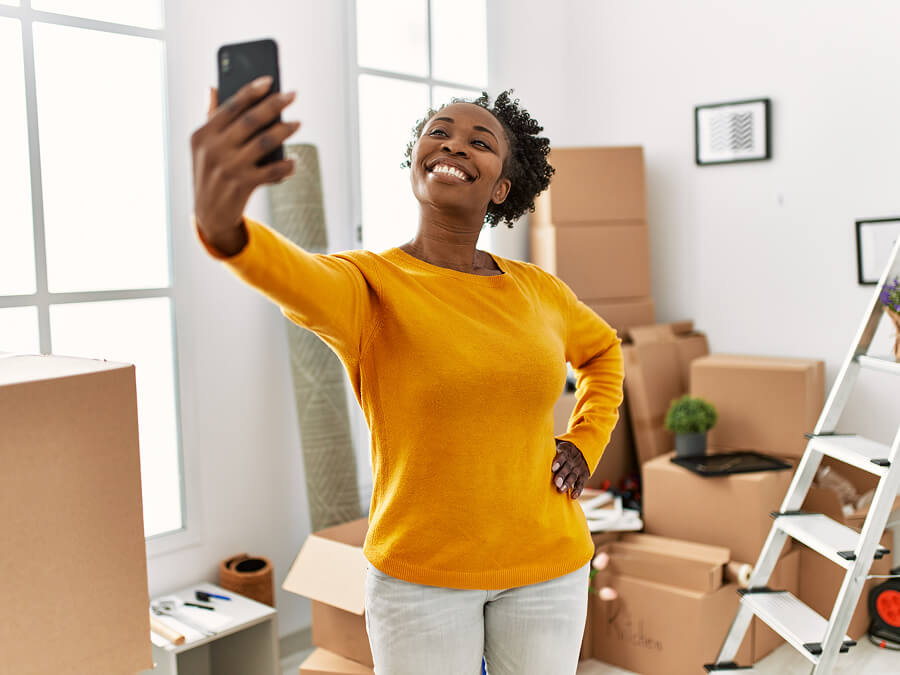 Who’s&nbsp;buying property? She is.