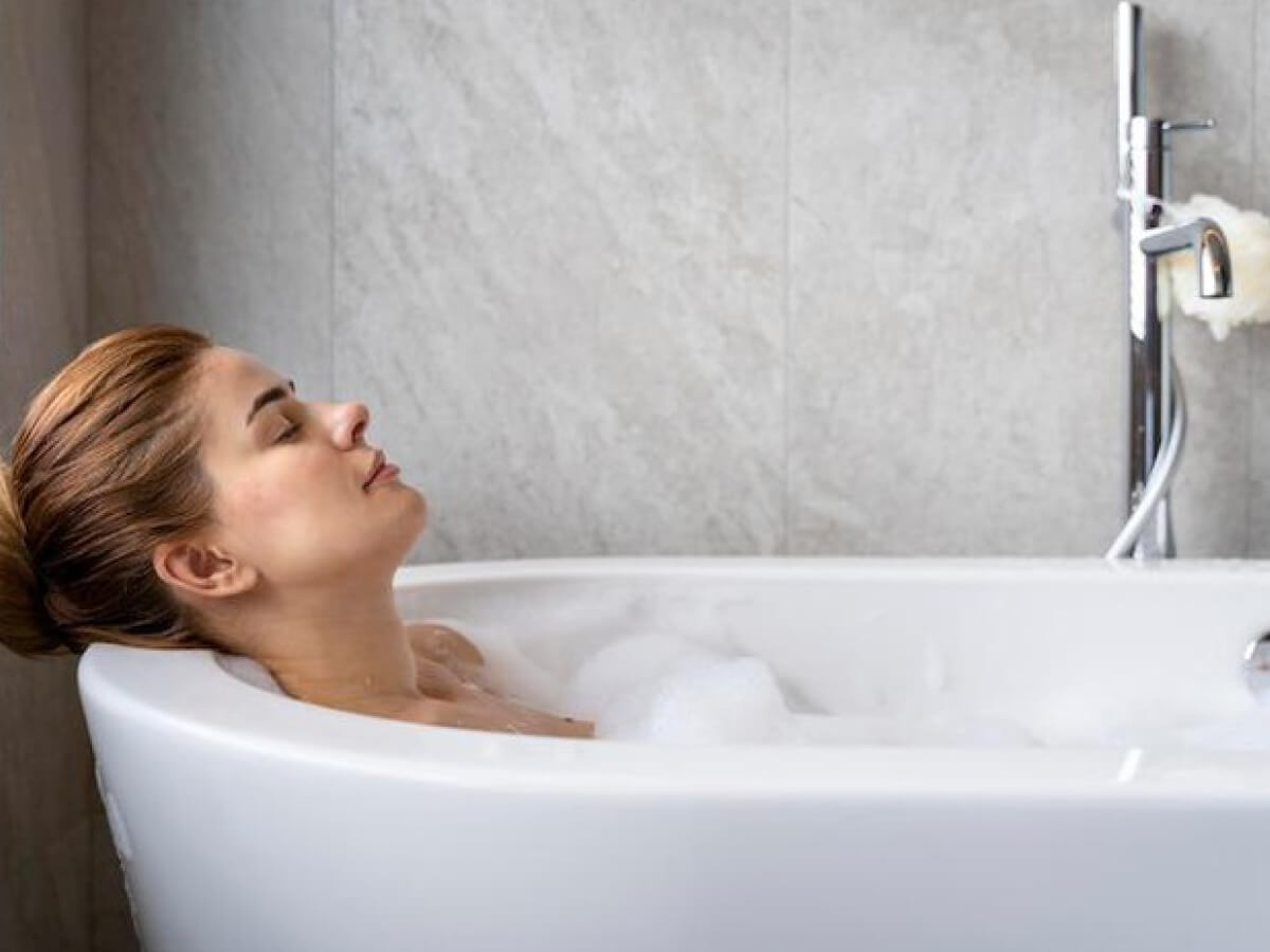 Relaxing bath ideas to soothe away your troubles